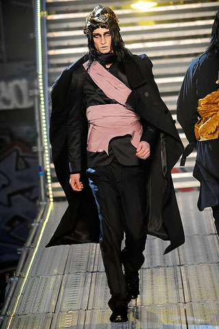 John Galliano / - 2010